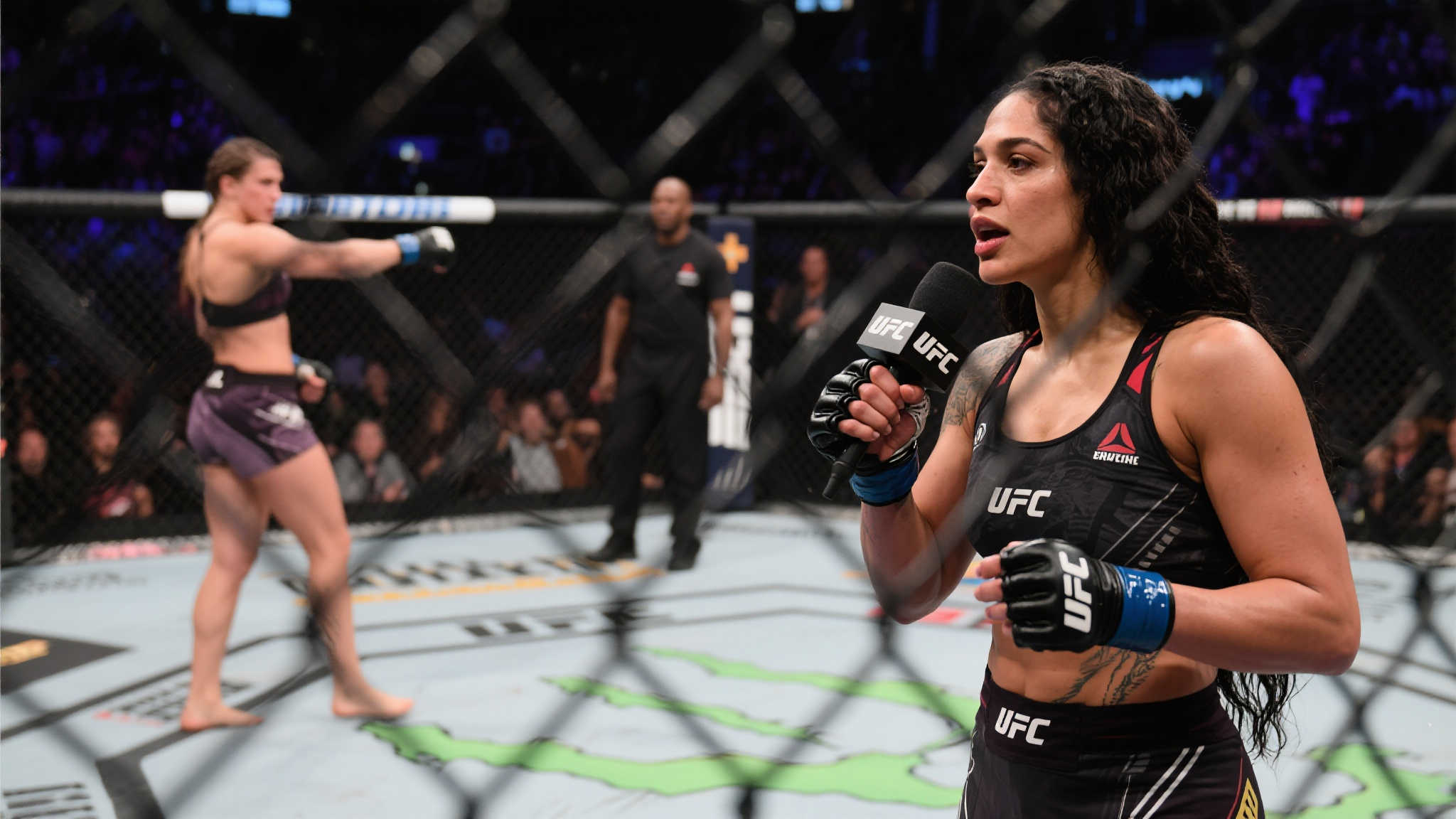 第1669期 女武神莱拉复仇归来 罗克珊-佩雷兹赢得合约阶梯大赛入场券 第1669期 女武神莱拉复仇归来 罗克珊-佩雷兹赢得合约阶梯大赛入场券