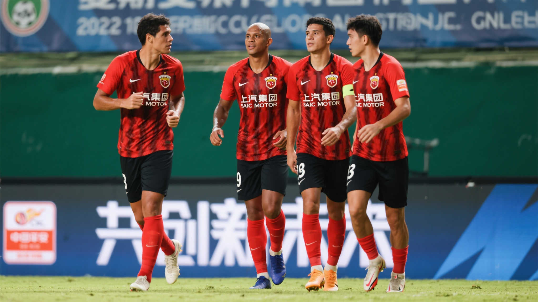 海港与申花分差拉大至8分,夏窗无需换外援,培养蒯纪闻成奥斯卡才是关键 海港与申花分差拉大至8分,夏窗无需换外援,培养蒯纪闻成奥斯卡才是关键