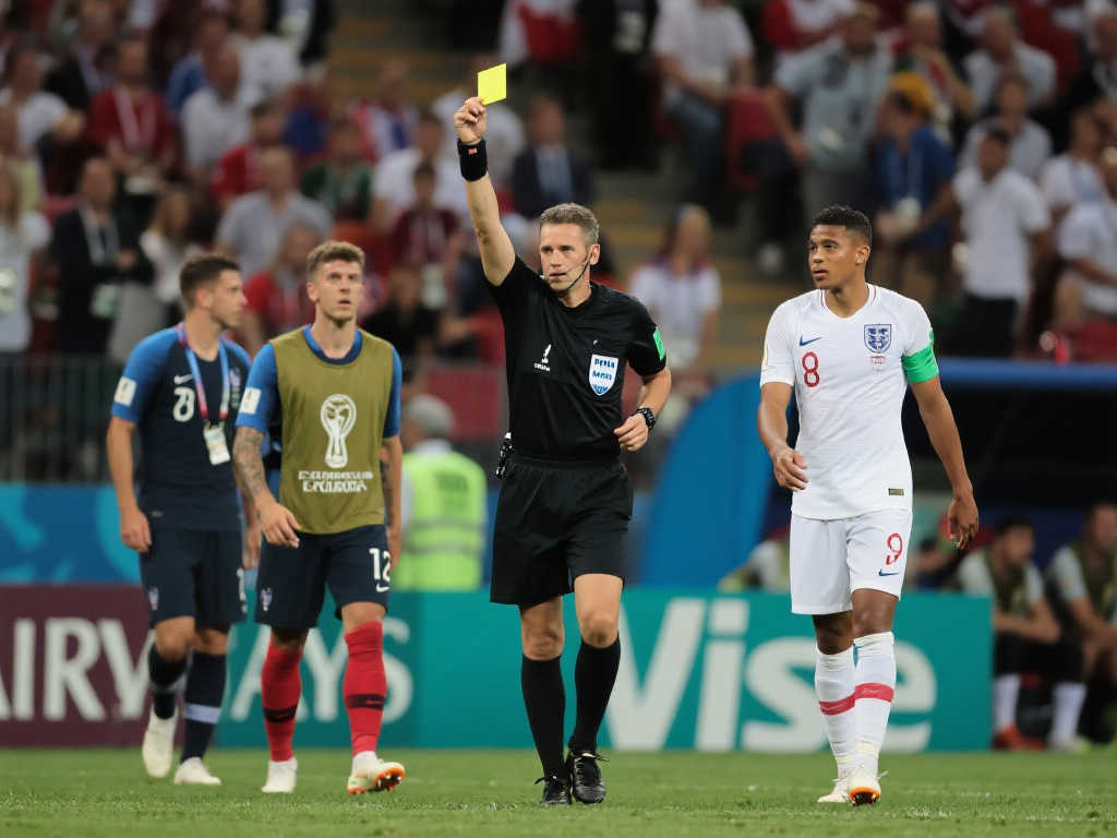 世预赛黄牌累计规则：下一场停赛风险让球员胆战心惊